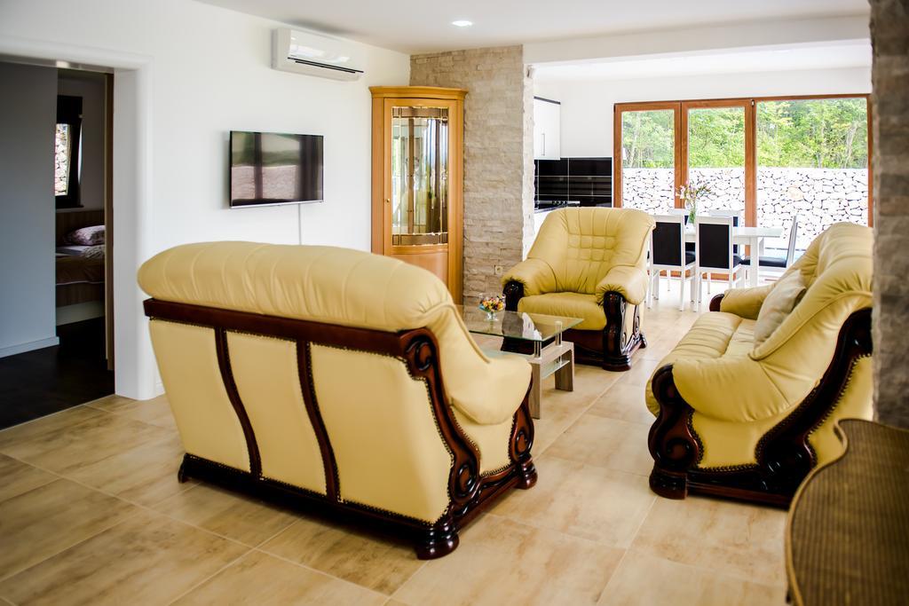 Villa Karla เมจูโกเรีย ภายนอก รูปภาพ