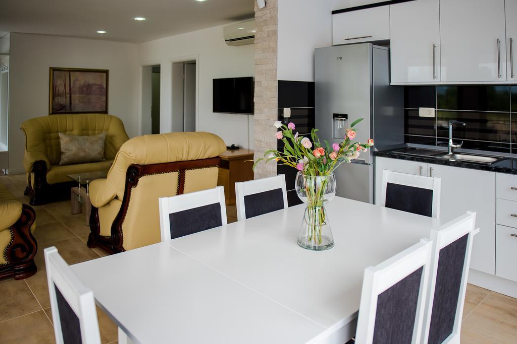 Villa Karla เมจูโกเรีย ภายนอก รูปภาพ