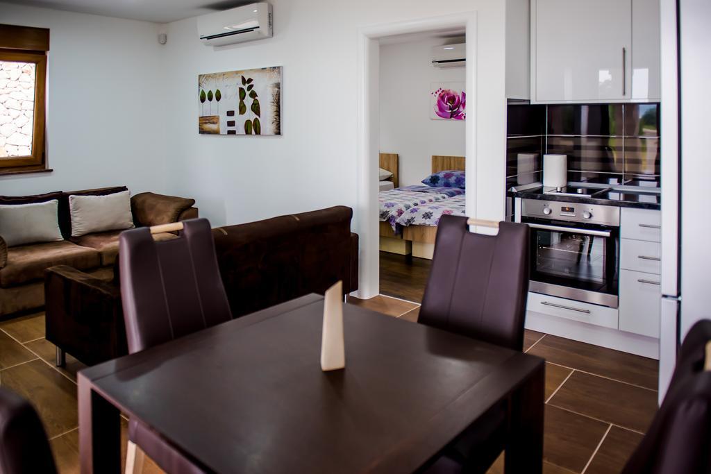 Villa Karla เมจูโกเรีย ภายนอก รูปภาพ
